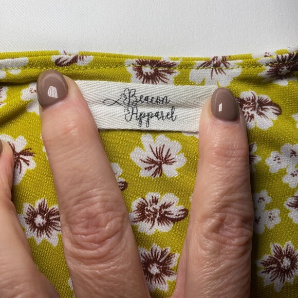 Beacon Apparel Womens M Flutter Sleeve Knit Blouse Yellow Floral Stretch EUC - Picture 3 of 8